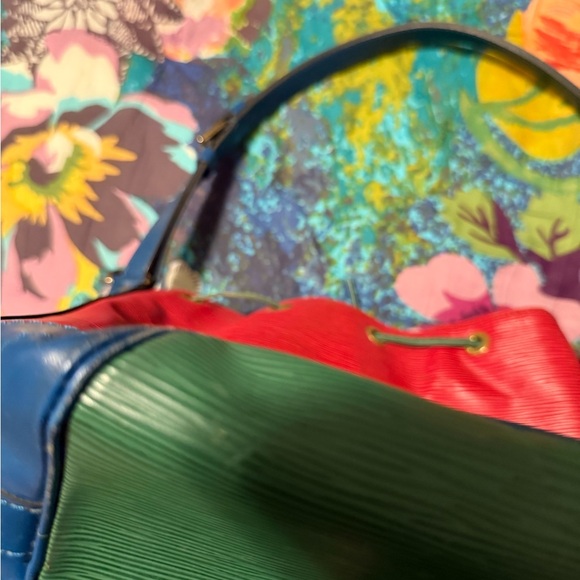 Louis Vuitton Red, Green, Blue and Blue Shoulder Bag - Picture 5 of 16